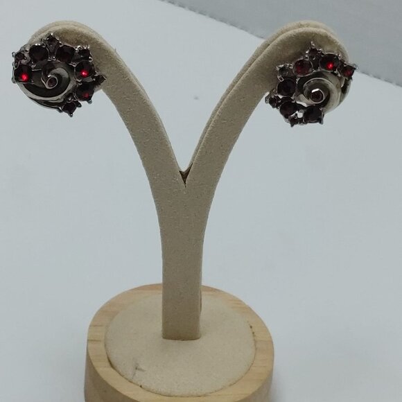 ⭐️5/$25 Vintage silver tone Royal Crest Screw Back Earrings Red Rhinestones Boho - Picture 6 of 10